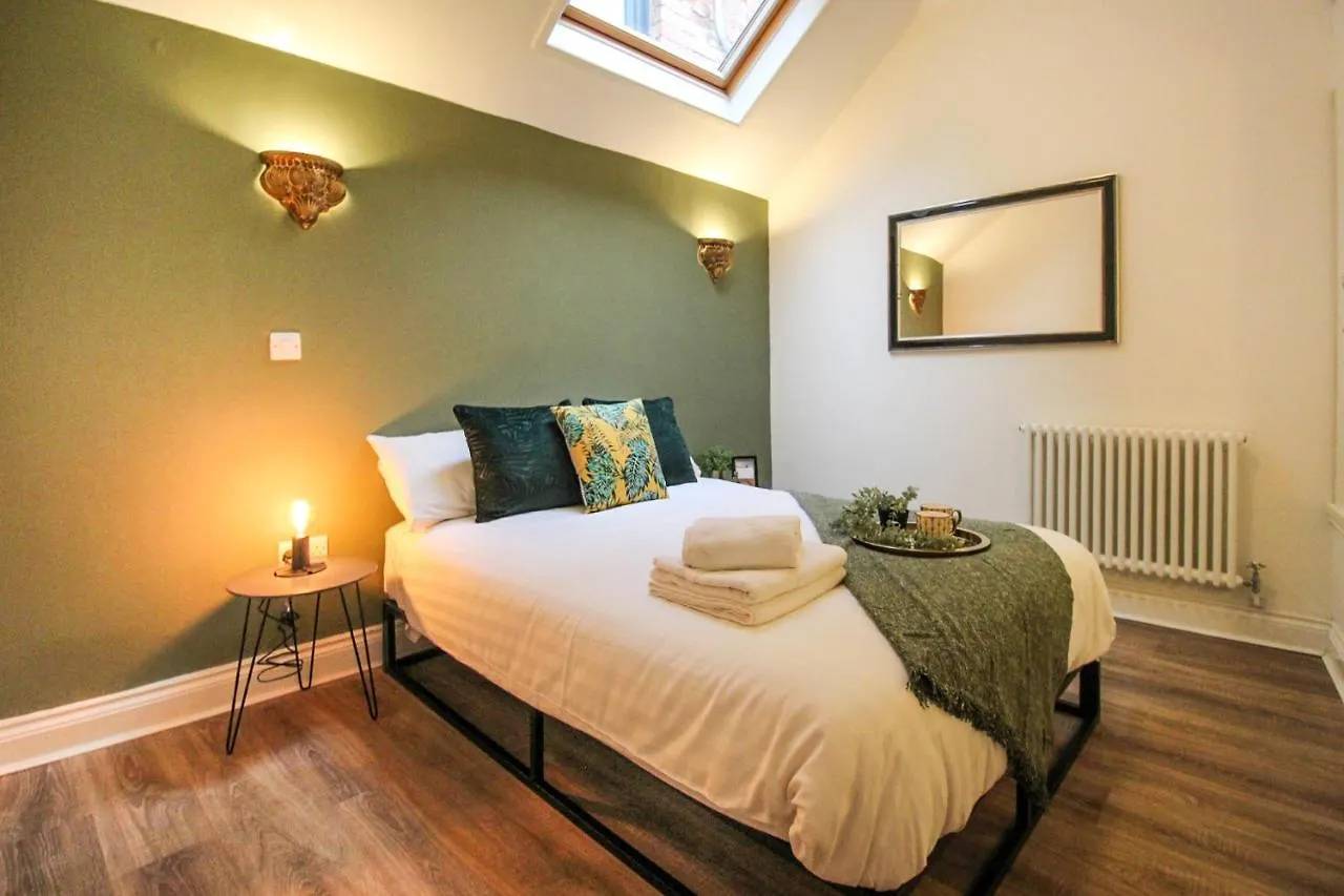 3 Bedroom City Centre Townhouse Nottingham Holiday home